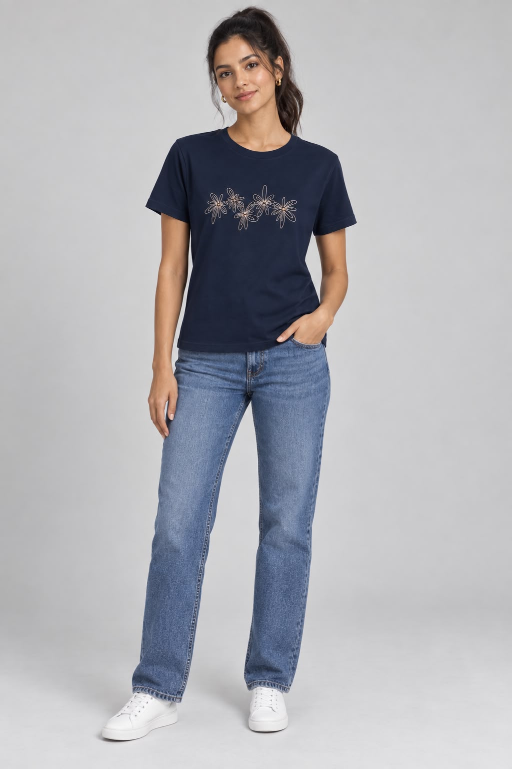 Camiseta flores bordadas