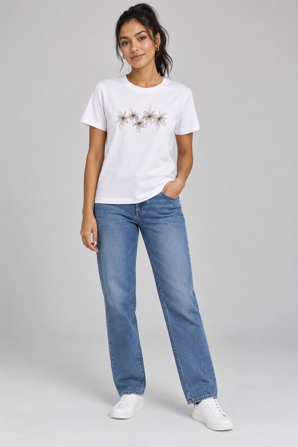 Camiseta flores bordadas