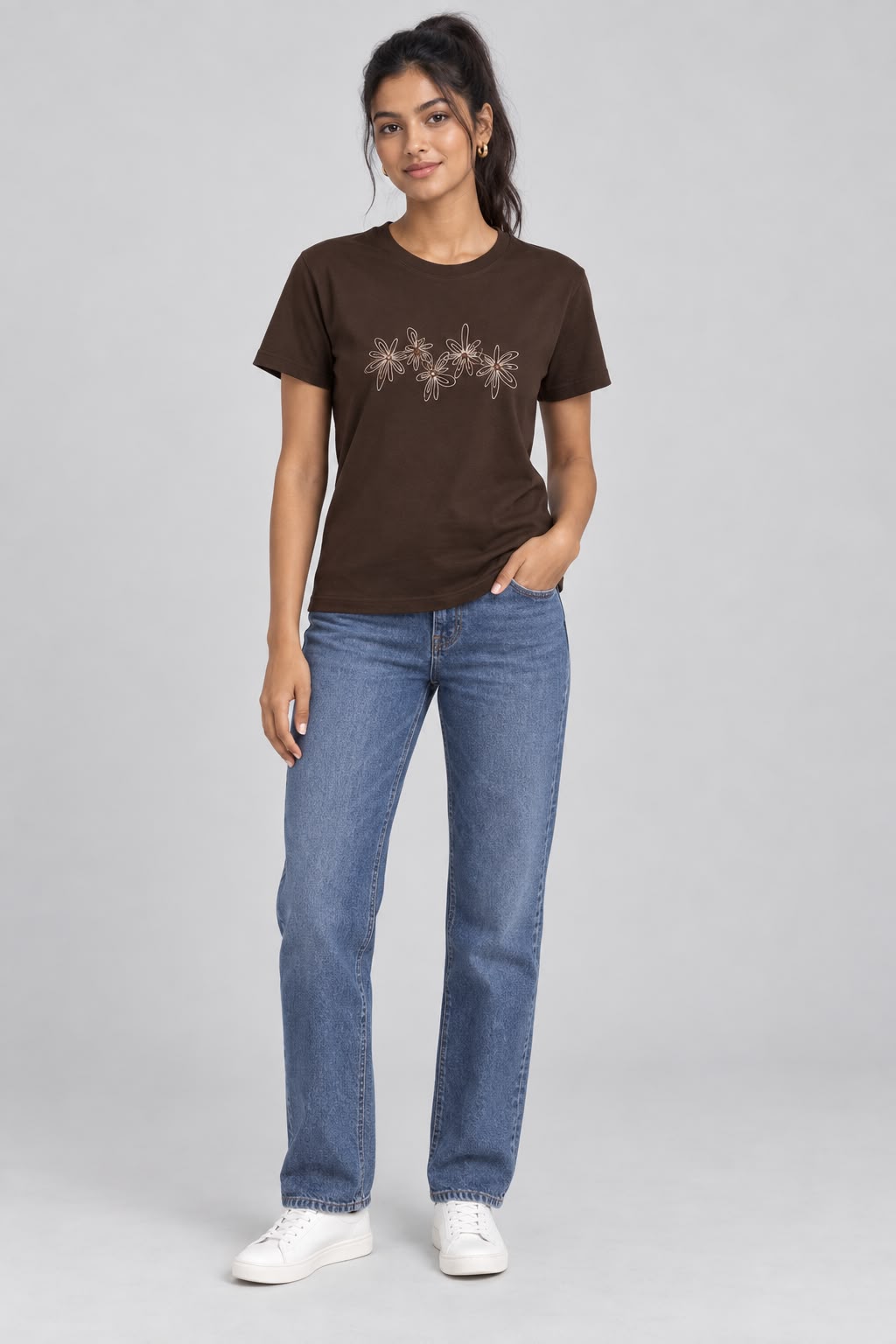 Camiseta flores bordadas